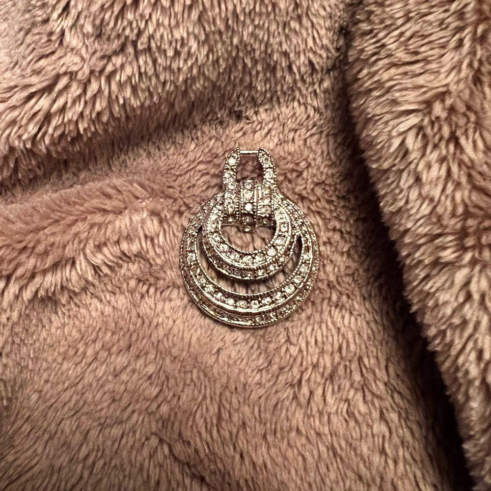 VINTAGE Elegant Silver Double Hoop Diamond Wreath Crystal Necklace Pendant